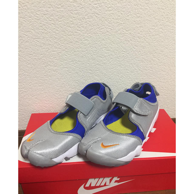 NIKE(ナイキ)のNIKE AIR RIFT レディースの靴/シューズ(スニーカー)の商品写真