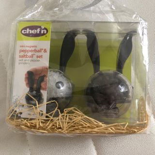 chef'n シェフン ミニソルト&ペッパーセット（マグネット）(調理道具/製菓道具)