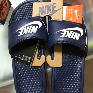 ナイキ(NIKE)の新品未使用 NIKE ベナッシ ネイビー(サンダル)