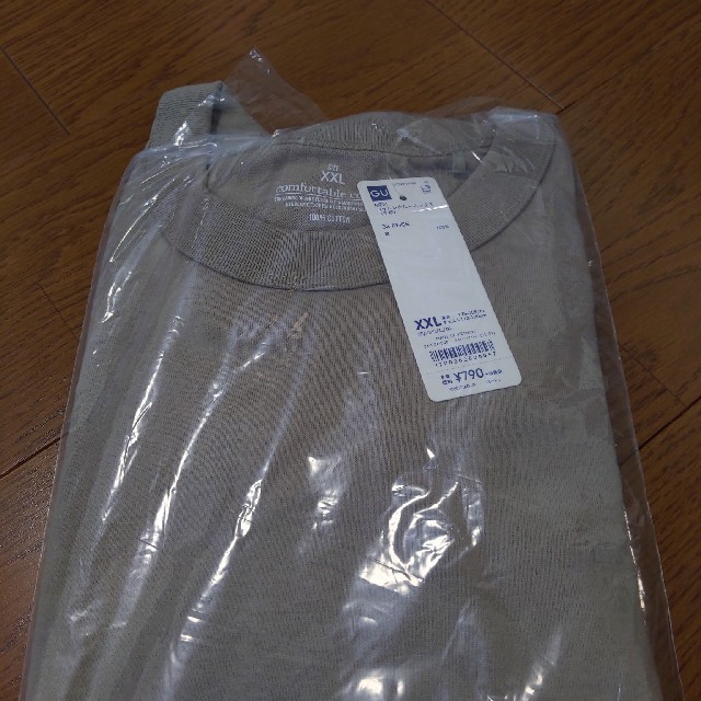 GU(ジーユー)のGU　コットンクルーネックT　ベージュ　XXL メンズのトップス(Tシャツ/カットソー(半袖/袖なし))の商品写真