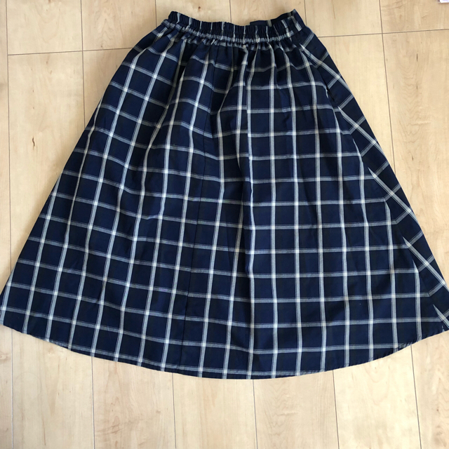 GU(ジーユー)のフレア膝丈スカート レディースのスカート(ひざ丈スカート)の商品写真