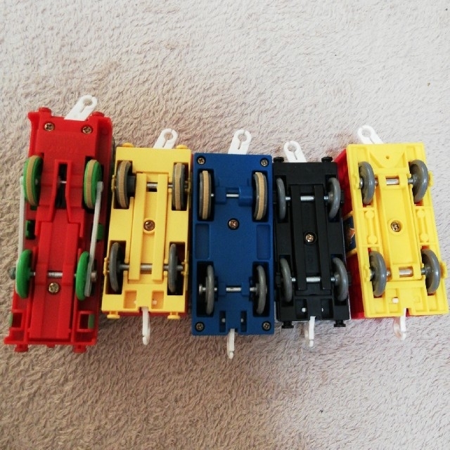 TOMMY(トミー)のプラレール　パーシーとサーカス貨車４台セット キッズ/ベビー/マタニティのおもちゃ(電車のおもちゃ/車)の商品写真