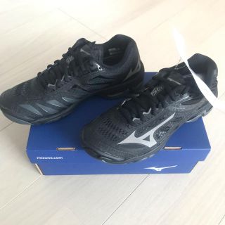 MIZUNO - 限定!!ミズノ バレーボールシューズ ウエーブライトニング Z5