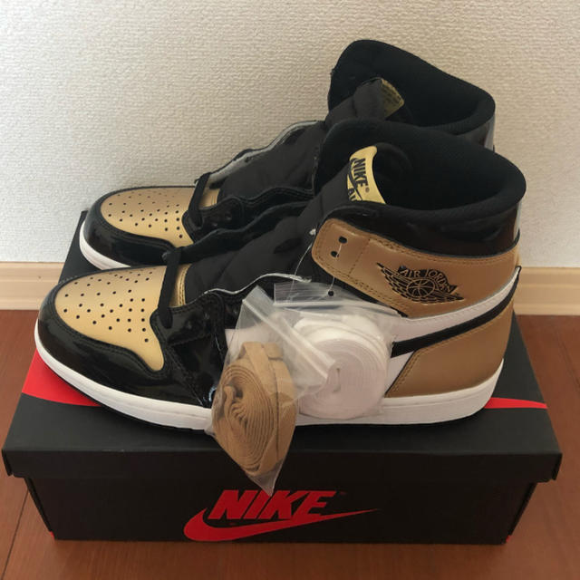 NIKE(ナイキ)のJORDAN 1 GOLD TOE 27.5 US9.5 メンズの靴/シューズ(スニーカー)の商品写真