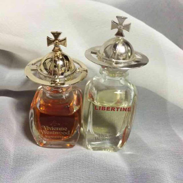Vivienne Westwood(ヴィヴィアンウエストウッド)のvivienne ミニ 香水セット コスメ/美容の香水(香水(女性用))の商品写真