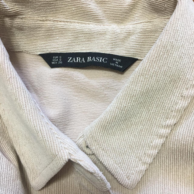 ZARA(ザラ)のザラ ベージュ ドルマンシャツ レディースのトップス(シャツ/ブラウス(長袖/七分))の商品写真
