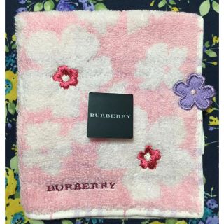 バーバリー(BURBERRY)の新品タグ付き バーバリー 桜 タオルハンカチ さくら フラワー 花柄(ハンカチ)