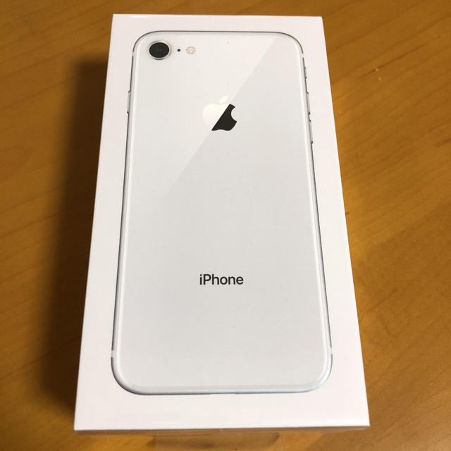 【新品未使用】iPhone8 64GB Silverスマートフォン/携帯電話