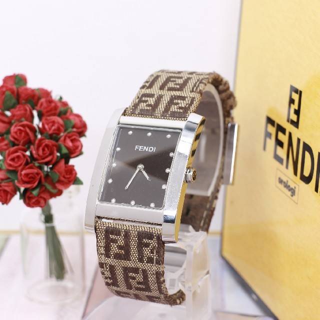 腕時計正規品【新品電池】FENDI 7000G/ボーイズサイズ ズッカ柄 人気モデル