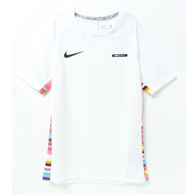 NIKE(ナイキ)のナイキ ジュニア シャツ サイズ130 キッズ/ベビー/マタニティのキッズ服男の子用(90cm~)(Tシャツ/カットソー)の商品写真