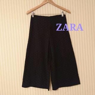 ザラ(ZARA)のZARA【TRF】☆ブラックレース生地・ガウチョパンツ(カジュアルパンツ)