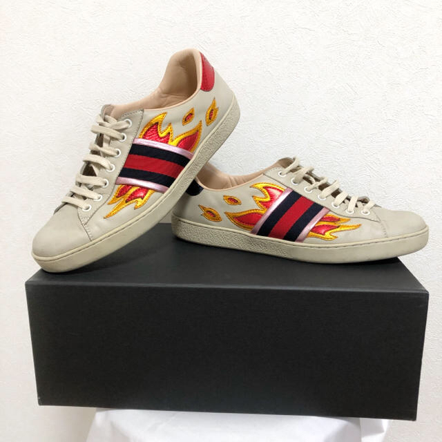 Gucci(グッチ)の【廃盤】 GUCCI ACE スニーカー フレイム メンズ 7 ファイヤー 白 メンズの靴/シューズ(スニーカー)の商品写真