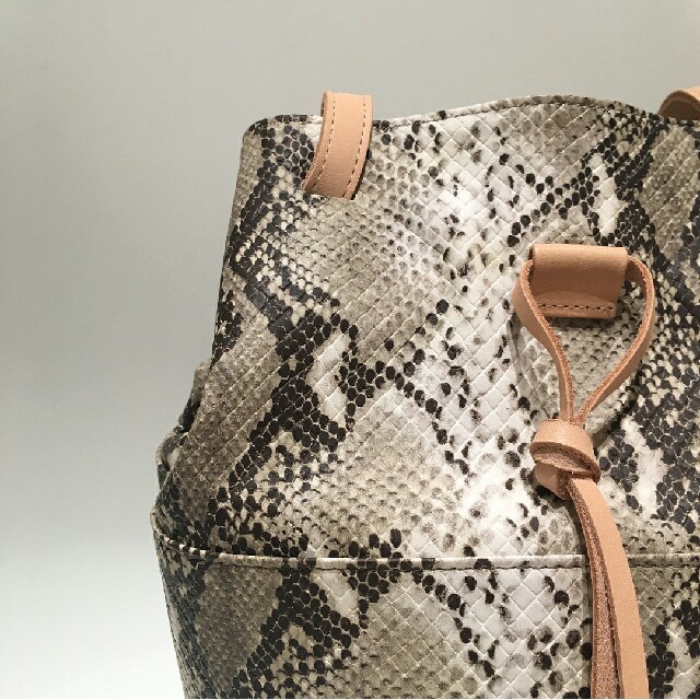 TODAYFUL(トゥデイフル)の【美品】完売TODAYFUL Python Purse Bag パイソンバッグ レディースのバッグ(ショルダーバッグ)の商品写真