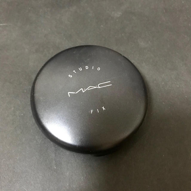 MAC(マック)のM・A・C  スタジオフィックスパウダー プラスファンデーション コスメ/美容のベースメイク/化粧品(ファンデーション)の商品写真