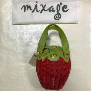 ★ 新品 •  mixage ミクサージュカゴバッグ 苺(かごバッグ/ストローバッグ)