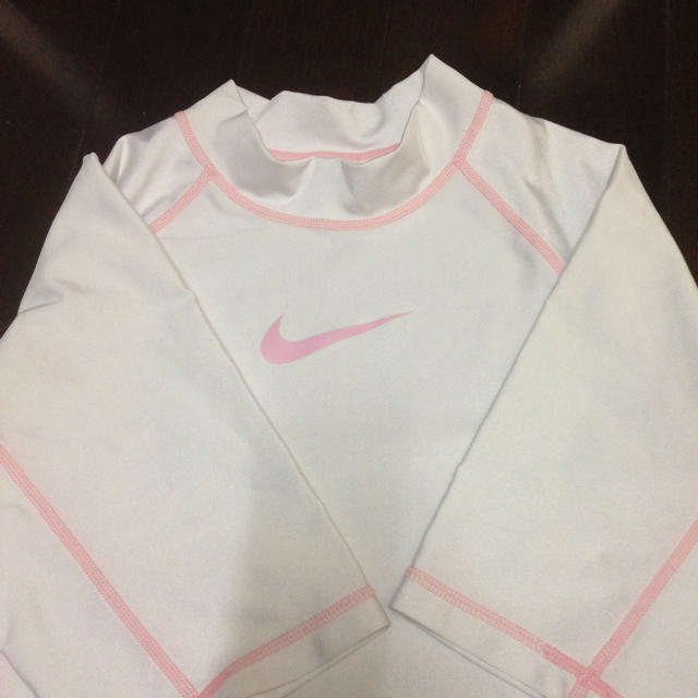 Nike ナイキ半袖ラッシュガードの通販 By Deco S Shop ナイキならラクマ