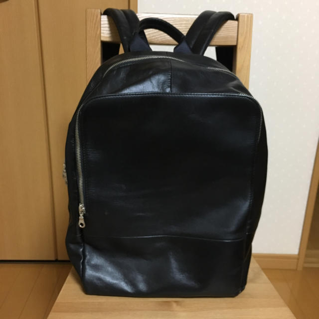 ノーティアム  NAUGHTIAM レザーリュック