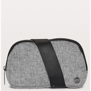 ルルレモン(lululemon)のめい様専用 ルルレモン  ウエストポーチ バック 新品未使用(ボディバッグ/ウエストポーチ)