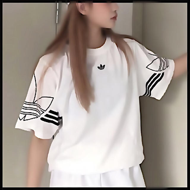 adidas(アディダス)の【メンズＳ】白  アウトライン Ｔシャツ メンズのトップス(Tシャツ/カットソー(半袖/袖なし))の商品写真