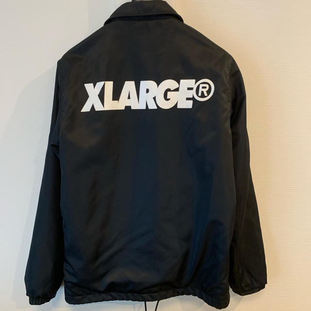 XLARGE(エクストララージ)のゆうさん【XLARGE】コーチJKT ブラック メンズのジャケット/アウター(ナイロンジャケット)の商品写真