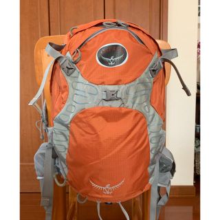 オスプレイ(Osprey)の登山用リュック OSPREY 24L (登山用品)