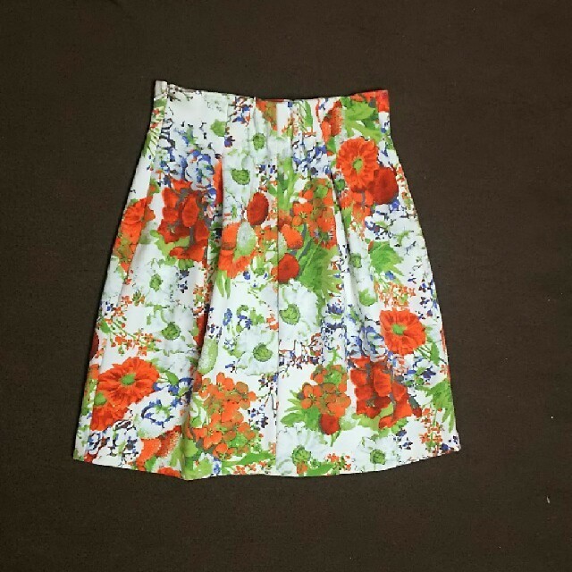 Rirandture(リランドチュール)のリランドチュール ボタニカル柄スカート レディースのスカート(ひざ丈スカート)の商品写真