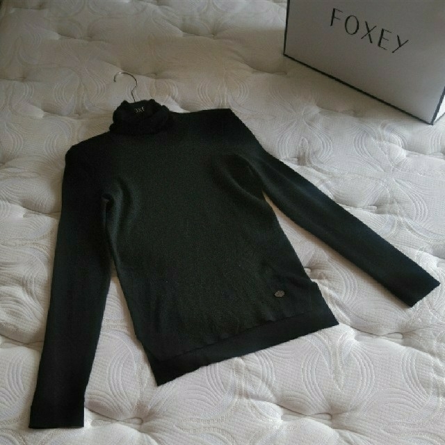 FOXEY(フォクシー)のネイビーさまご予約済み♡フォクシーグレースタートル レディースのトップス(ニット/セーター)の商品写真