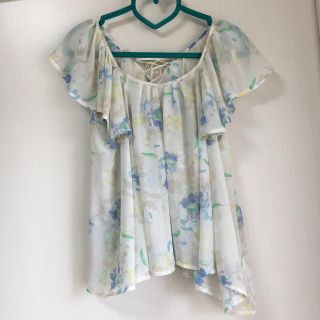 ミスティウーマン(mysty woman)のmysty woman 花柄ブラウス 夏物最終 美品 送料込み(シャツ/ブラウス(半袖/袖なし))