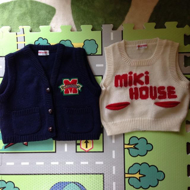 mikihouse(ミキハウス)のニットベスト2枚セット キッズ/ベビー/マタニティのキッズ服男の子用(90cm~)(ニット)の商品写真