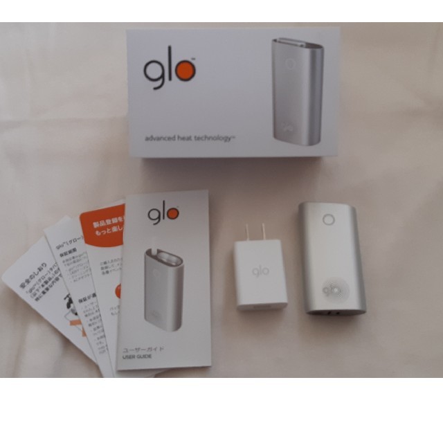 glo(グロー)の◇加熱式たばこ　gloグロー　本体　ACアダプターセット　シルバー◇ メンズのファッション小物(タバコグッズ)の商品写真