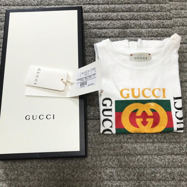 Gucci(グッチ)のGUCCI 新宿伊勢丹購入 オールドグッチ ロゴ tシャツ キッズ 24m  キッズ/ベビー/マタニティのキッズ服男の子用(90cm~)(Tシャツ/カットソー)の商品写真