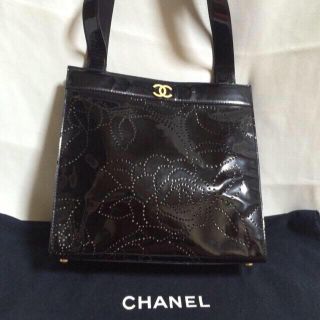 シャネル(CHANEL)のシャネル カメリアパンチングトートバッグ(トートバッグ)