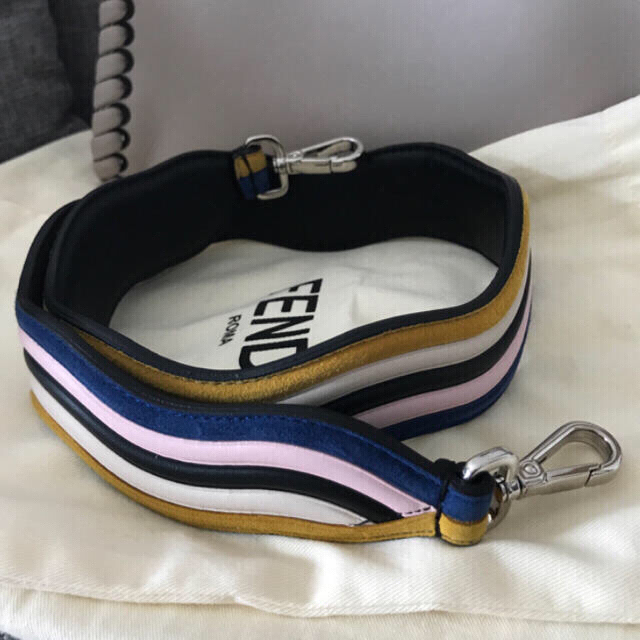 FENDI - ストラップユー☆ラッピー付き FENDI ピーカブー FENDI - ストラップユー☆ラッピー付き FENDI ピーカブー