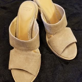 アグ(UGG)のUGGサンダル　23.5(サンダル)