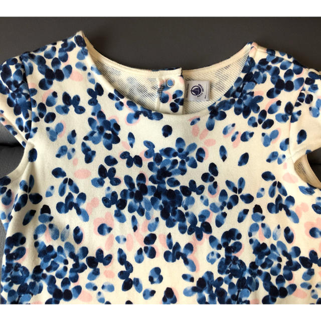 PETIT BATEAU(プチバトー)のPETIT BATEAU プチバトー 花柄ワンピース  キッズ/ベビー/マタニティのキッズ服女の子用(90cm~)(ワンピース)の商品写真