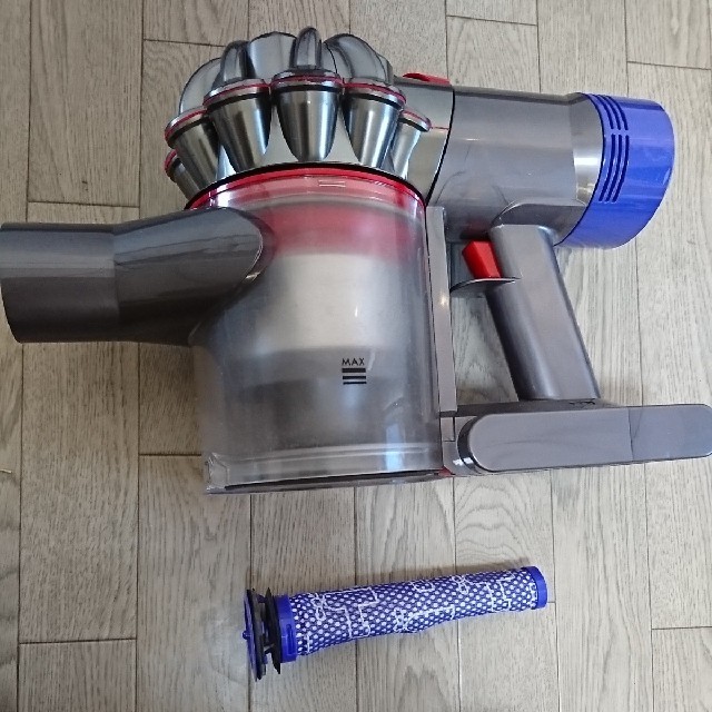 Dyson(ダイソン)のスーパータロウ様専用 ダイソン掃除機v8 ジャンク スマホ/家電/カメラの生活家電(掃除機)の商品写真