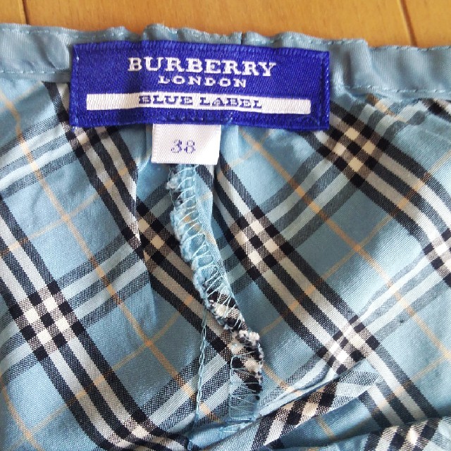 BURBERRY BLUE LABEL(バーバリーブルーレーベル)のm@プロフみてね様専用♡BURBERRY　BLUE　LABEL★ブラウス レディースのトップス(シャツ/ブラウス(長袖/七分))の商品写真