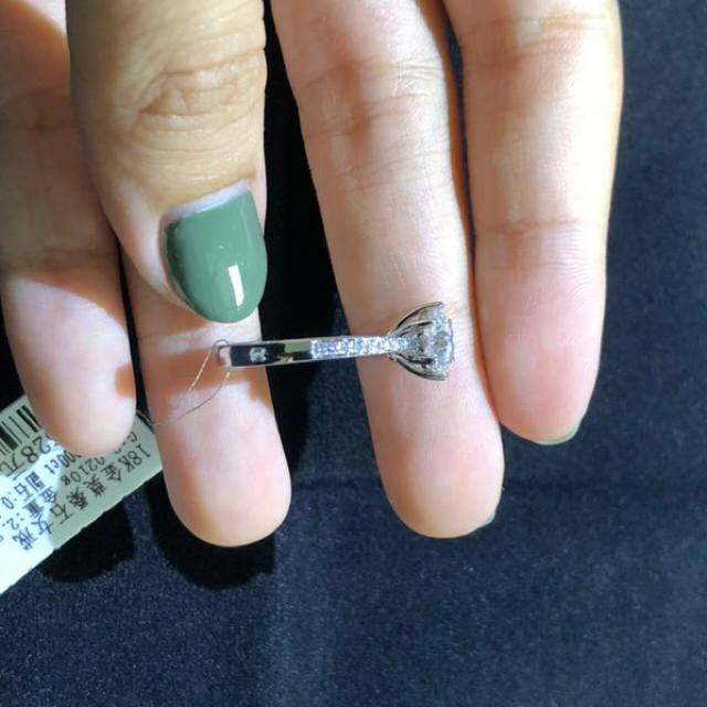 18k  モアサナイト1ct💍 レディースのアクセサリー(リング(指輪))の商品写真