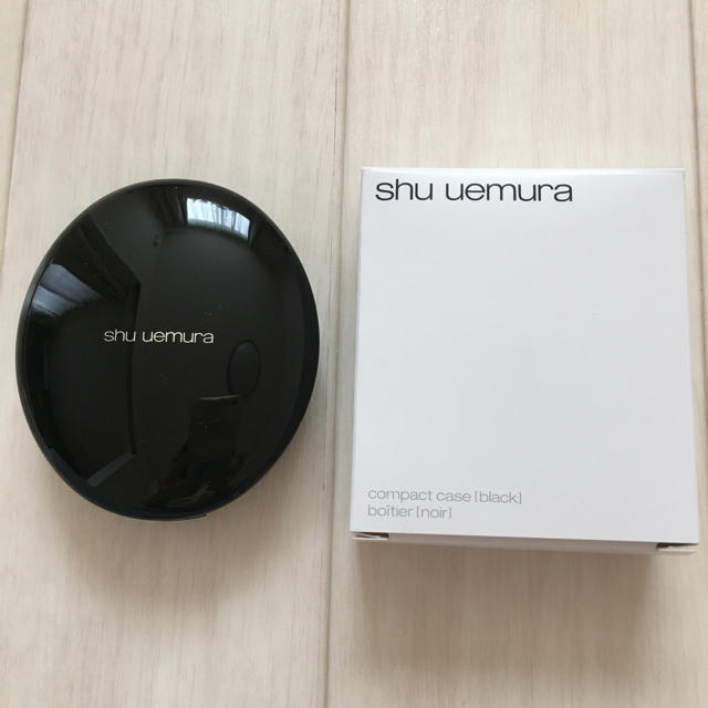 shu uemura フェイスパウダー（ケース入）