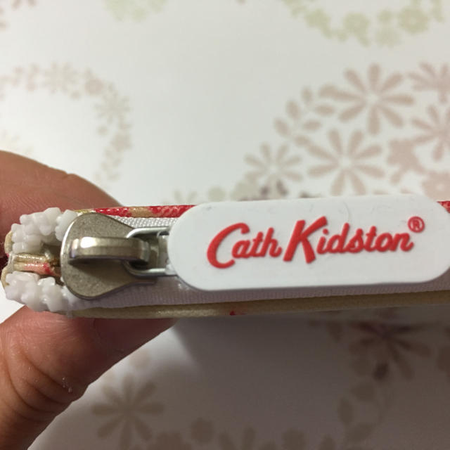 Cath Kidston(キャスキッドソン)のCath Kidston フラットポーチ レディースのファッション小物(ポーチ)の商品写真