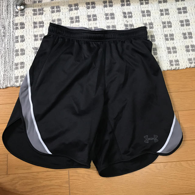 UNDER ARMOUR(アンダーアーマー)のUNDER ARMOUR ハーフパンツ スポーツ/アウトドアのトレーニング/エクササイズ(トレーニング用品)の商品写真