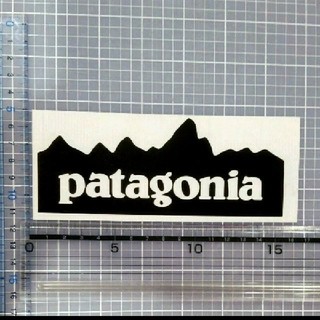 patagonia - パタゴニア ステッカー 黒 1枚の通販｜ラクマ