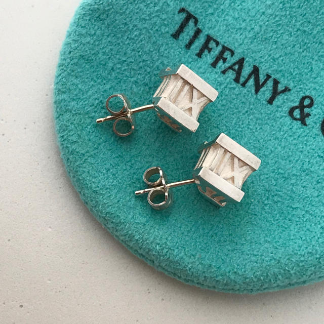 Tiffany & Co.(ティファニー)のTIFFANY 小粒アトラス  ピアス レディースのアクセサリー(ピアス)の商品写真