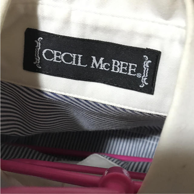 CECIL McBEE(セシルマクビー)のセシルマクビー ストライプシャツ レディースのトップス(シャツ/ブラウス(長袖/七分))の商品写真