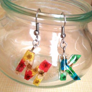 リアルフラワーイニシャルピアス(オーダーメイド)
