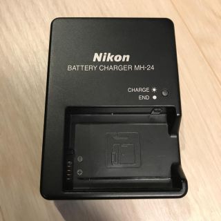 ニコン(Nikon)のニコン 充電器 MH-24(バッテリー/充電器)