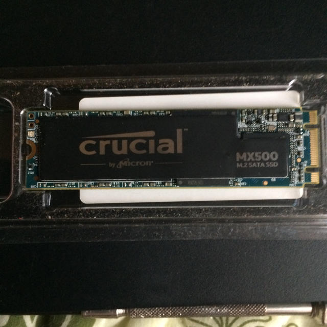 crucial m.2 1000gb SSD  スマホ/家電/カメラのPC/タブレット(PCパーツ)の商品写真