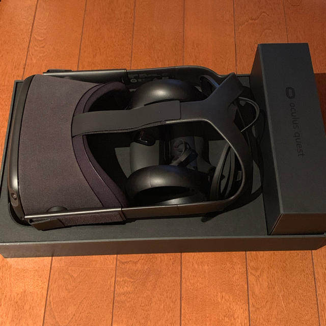 oculus quest 64GB エンタメ/ホビーのゲームソフト/ゲーム機本体(家庭用ゲーム機本体)の商品写真