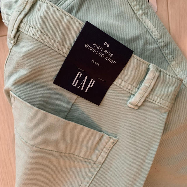 GAP(ギャップ)の☆新品☆ GAP ハイライズワイドレッグクロップ 06サイズ レディースのパンツ(カジュアルパンツ)の商品写真