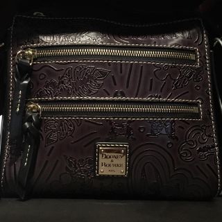 ディズニー(Disney)のアウラニ限定 DOONEY&BOURKE ドゥーニー&バーク ディズニーブラウン(ショルダーバッグ)